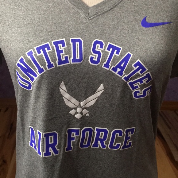 Nike Dri-fit tee - Picture 4 of 6